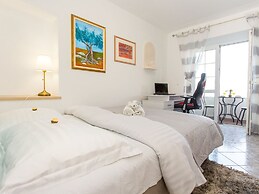 Apartments Tino- Two Bedroom Apartment With Balcony and Sea View