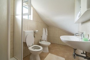 Apartment Marcela - Deluxe Two Bedroom Apartment With Terrace and Sea 