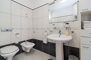 Apartment Marcela - Deluxe Two Bedroom Apartment With Terrace and Sea 