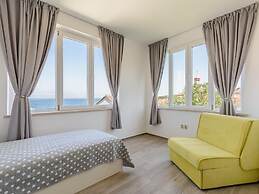 Apartment Marcela - Deluxe Two Bedroom Apartment With Terrace and Sea 