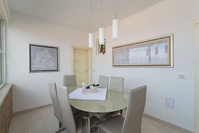 Apartment Marcela - Deluxe Two Bedroom Apartment With Terrace and Sea 