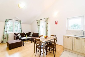 Apartments Nikola - Comfort One Bedroom Apartment With City View