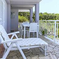 Apartments Vesela - Comfort One Bedroom Apartment With Balcony and Sea