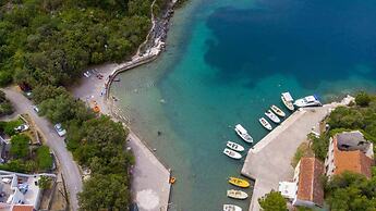 Apartments Vesela - Comfort One Bedroom Apartment With Balcony and Sea