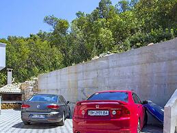 Apartments Vesela - Comfort One Bedroom Apartment With Balcony and Sea