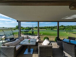 Apartment With Pool, Roof Terrace, Garden