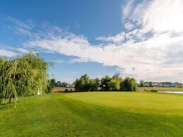 Apartment With Pool, Roof Terrace, Garden