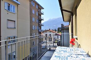 Apartment by Lake Como With Scenic Views