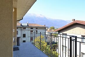 Apartment by Lake Como With Scenic Views