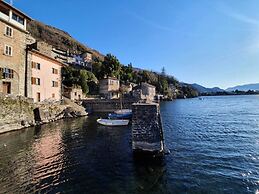 Apartment by Lake Como With Scenic Views