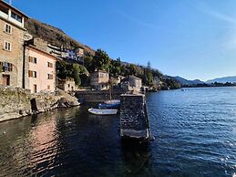Apartment by Lake Como With Scenic Views