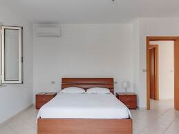 Belvilla by OYO Villa Intera 12 Pax