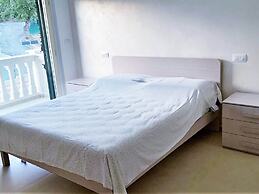 Belvilla by OYO Villa Intera 12 Pax