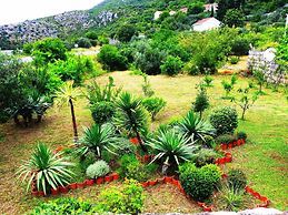 Apartments Lina - Two Bedroom Apartment With Terrace