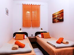 Apartments Lina - Two Bedroom Apartment With Terrace