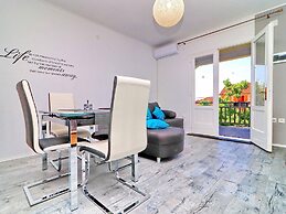 Apartment Marjana Prizba - Two Bedroom Apartment With Terrace and Part