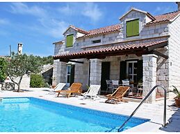 Villa Kate - Three Bedroom Villa