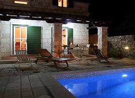 Villa Kate - Three Bedroom Villa