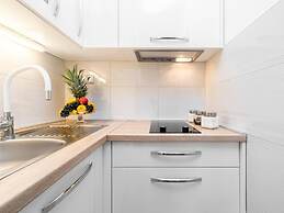 Fancy Apartments Dream - Comfort One Bedroom Apartment With Balcony an