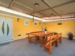 Fancy Apartments Dream - Comfort One Bedroom Apartment With Balcony an