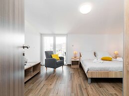 Fancy Apartments Dream - Comfort One Bedroom Apartment With Balcony an