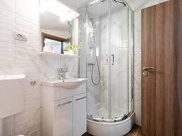 Fancy Apartments Dream - Comfort One Bedroom Apartment With Balcony an