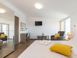 Fancy Apartments Dream - Comfort One Bedroom Apartment With Balcony an