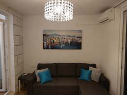 Apartment Hitri - One Bedroom Apartment With Terrace and Garden View