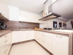 Apartment Vesna - Superior Three Bedroom Apartment With Balcony