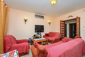 Villa Anka - Five-bedroom Villa With Terrace and Swimming Pool