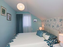 Apartment Cetinic - Two Bedroom Apartment With Terrace and Sea View