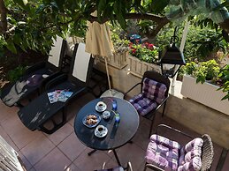 Apartment Vukic - Studio Apartment With Terrace and Garden View