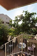 Apartment Vukic - Studio Apartment With Terrace and Garden View