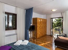 Apartment Vukic - Studio Apartment With Terrace and Garden View