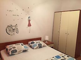 Apartments Roko - Economy One Bedroom Apartment With Shared Terrace