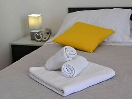 Fancy Apartments Dream - Deluxe One Bedroom Apartment With Balcony and