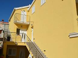 Fancy Apartments Dream - Deluxe One Bedroom Apartment With Balcony and