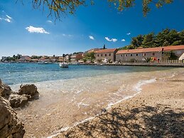 Fancy Apartments Dream - Deluxe One Bedroom Apartment With Balcony and