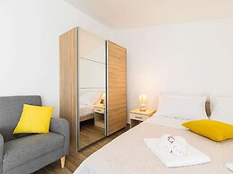 Fancy Apartments Dream - Standard One Bedroom Apartment With Balcony a