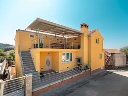 Fancy Apartments Dream - Standard One Bedroom Apartment With Balcony a