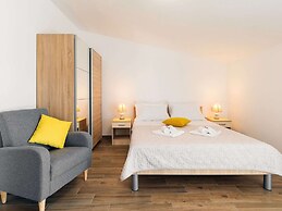 Fancy Apartments Dream - Standard One Bedroom Apartment With Balcony a