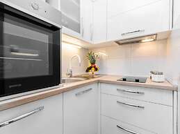 Fancy Apartments Dream - Standard One Bedroom Apartment With Balcony a