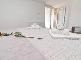 Fancy Apartments Dream - Standard One Bedroom Apartment With Balcony a