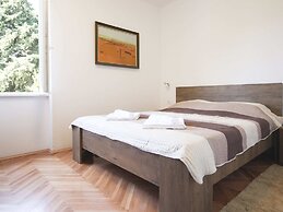 Apartment Goge - One-bedroom Apartment With Balcony