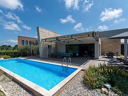 Modern Villa With Pool, Covered Terrace and sea View