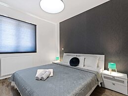 Modern Villa With Pool, Covered Terrace and sea View