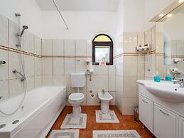 Spacious Holiday Home in Visnjan With Private Pool