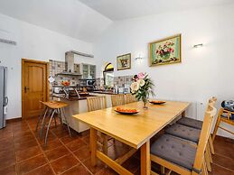 Spacious Holiday Home in Visnjan With Private Pool