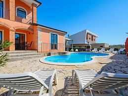 Spacious Holiday Home in Visnjan With Private Pool