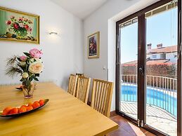 Spacious Holiday Home in Visnjan With Private Pool